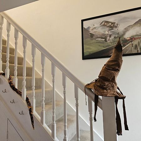 Magical Harry Potter Themed Home In Watford - Free Off-Street Parking 外观 照片