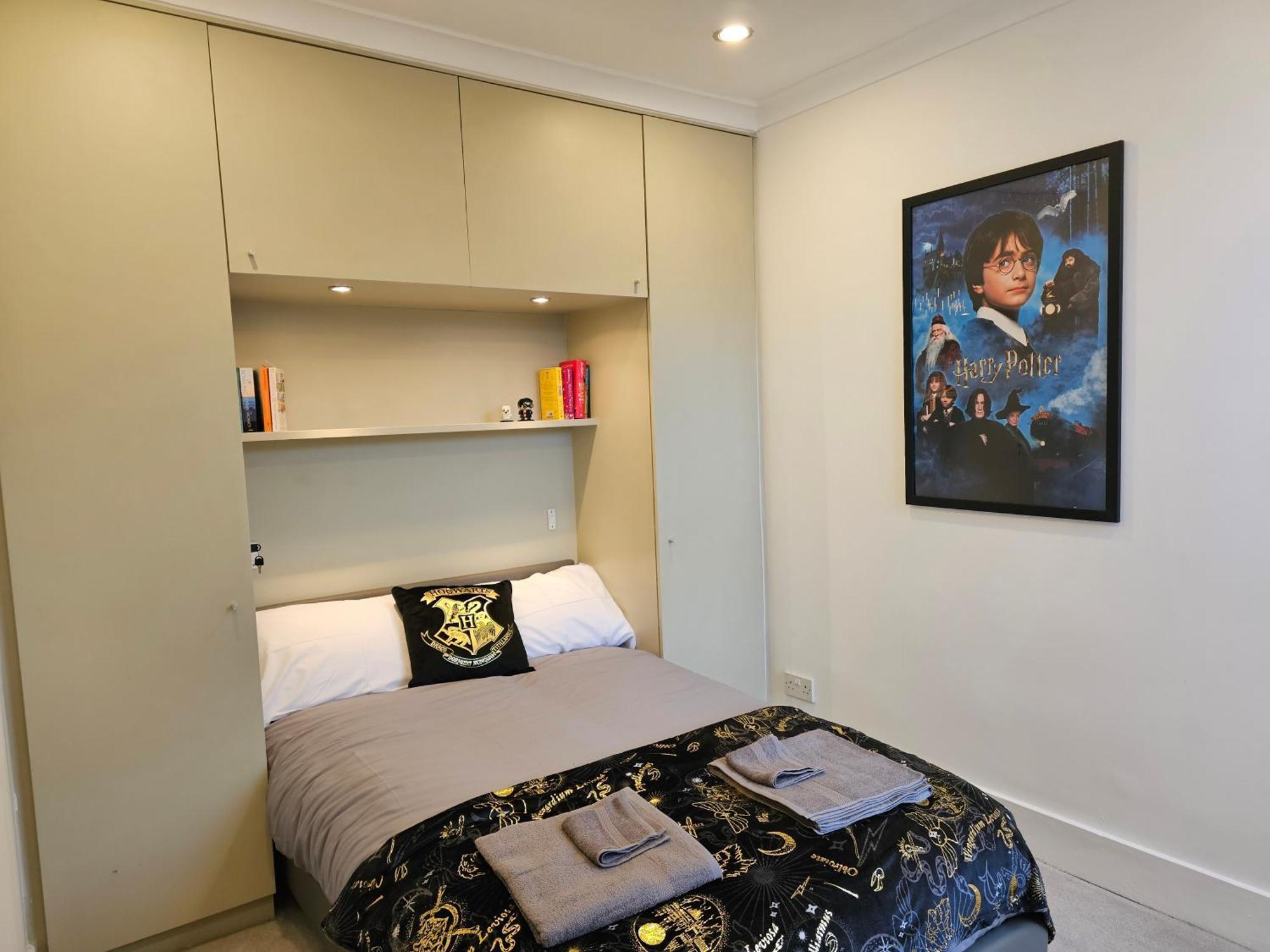 Magical Harry Potter Themed Home In Watford - Free Off-Street Parking 外观 照片