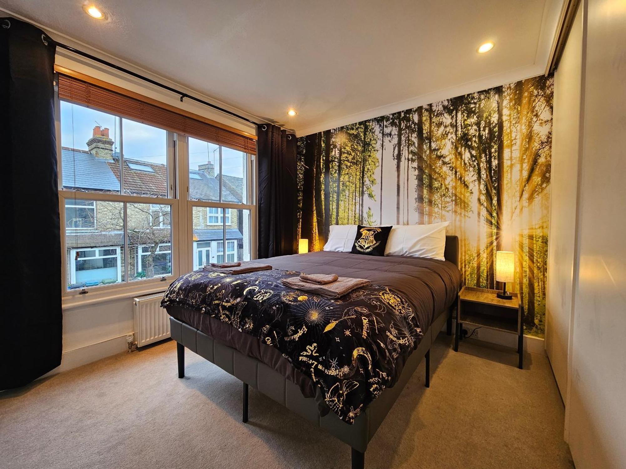 Magical Harry Potter Themed Home In Watford - Free Off-Street Parking 外观 照片