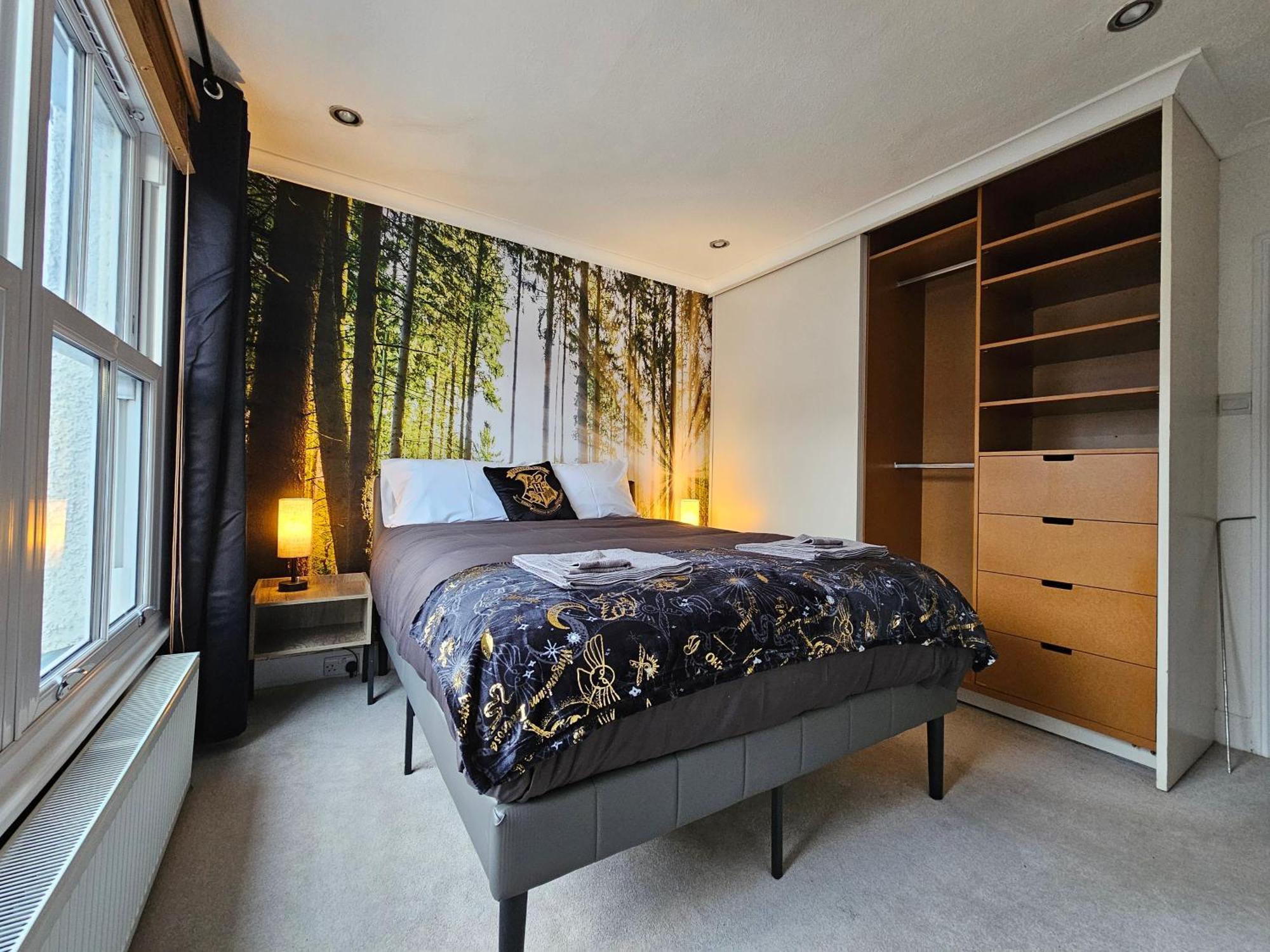 Magical Harry Potter Themed Home In Watford - Free Off-Street Parking 外观 照片