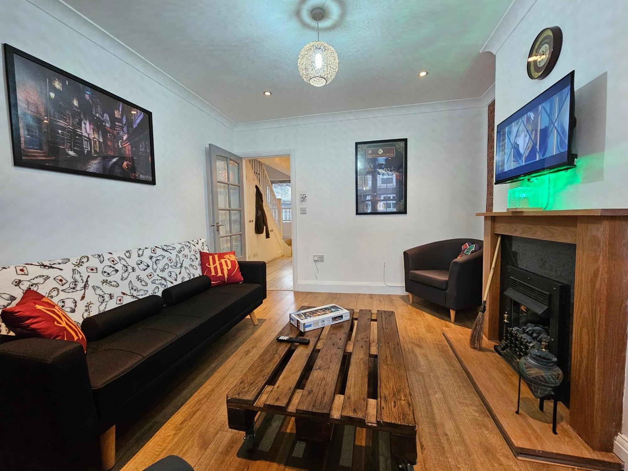 Magical Harry Potter Themed Home In Watford - Free Off-Street Parking 外观 照片