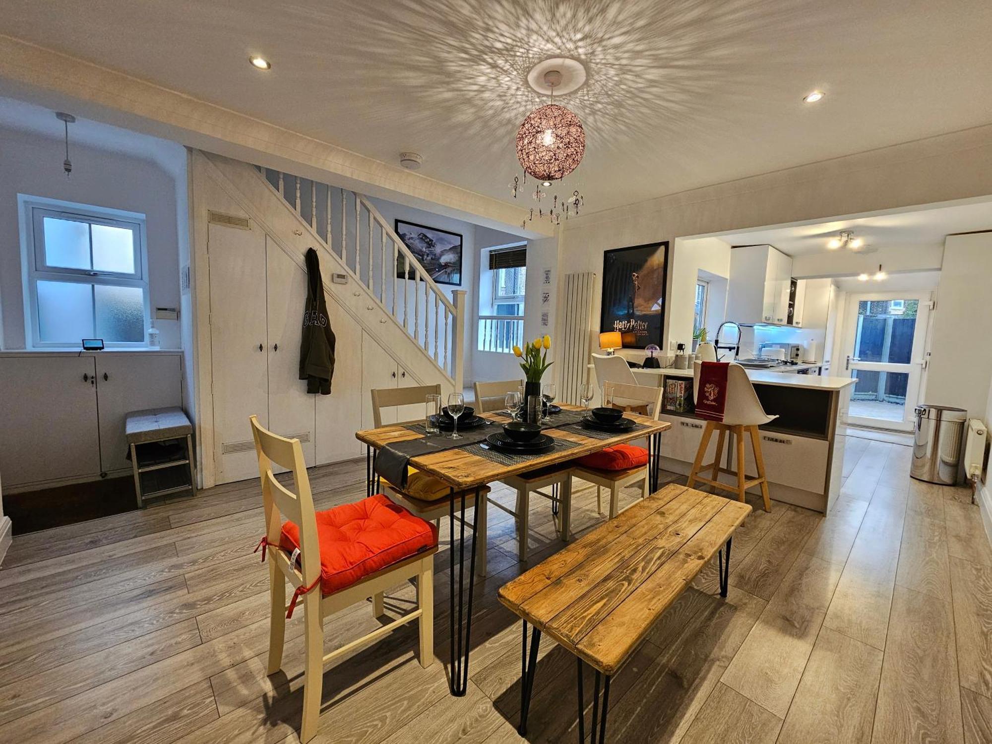 Magical Harry Potter Themed Home In Watford - Free Off-Street Parking 外观 照片
