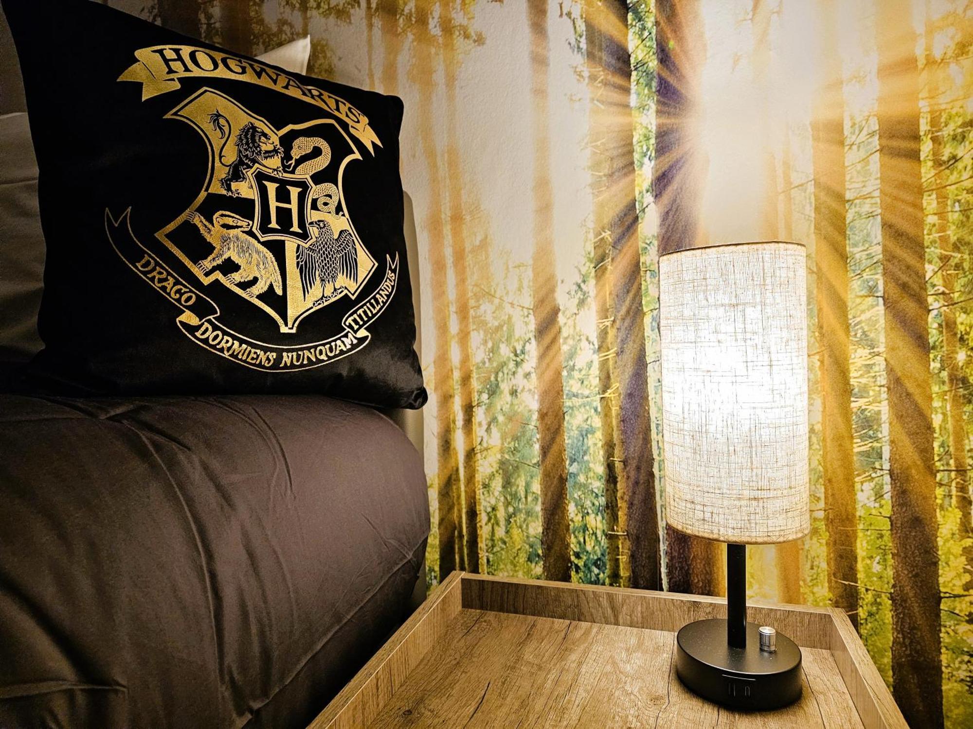 Magical Harry Potter Themed Home In Watford - Free Off-Street Parking 外观 照片